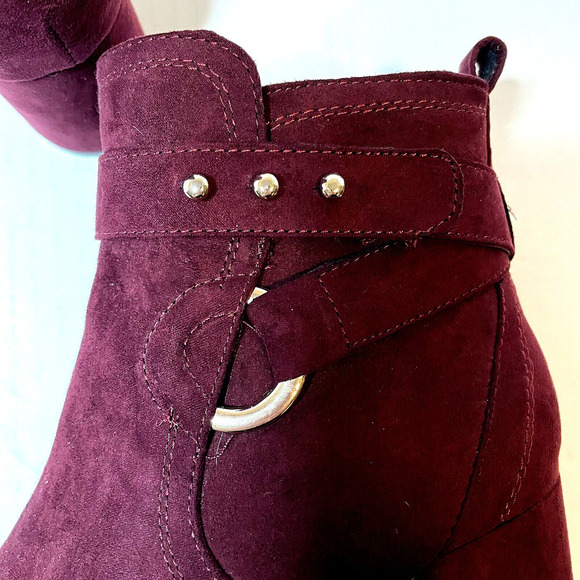 KELLY AND KATIE ANKLE BOOTS BURGUNDY SUEDE NAILHEAD ACCENTS 2.5" HEEL SIZE 6 - Picture 5 of 12